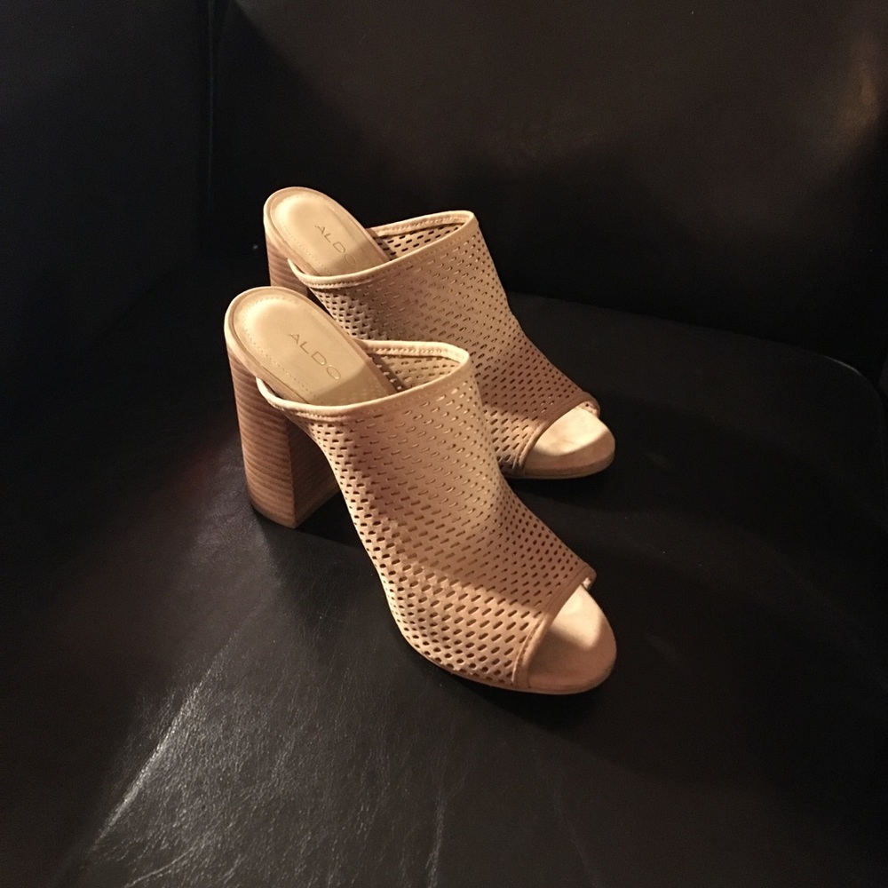 Peep-Toe Clogs